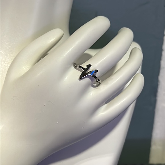 BTS V ring - Picture 1 of 3